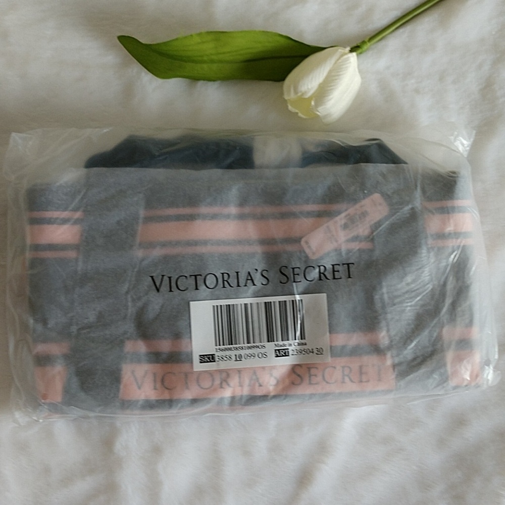 NEW🌺FREE🛍️🌺 BEAUTIFUL MICHAEL KORS  TOTES.nwt - Picture 6 of 8